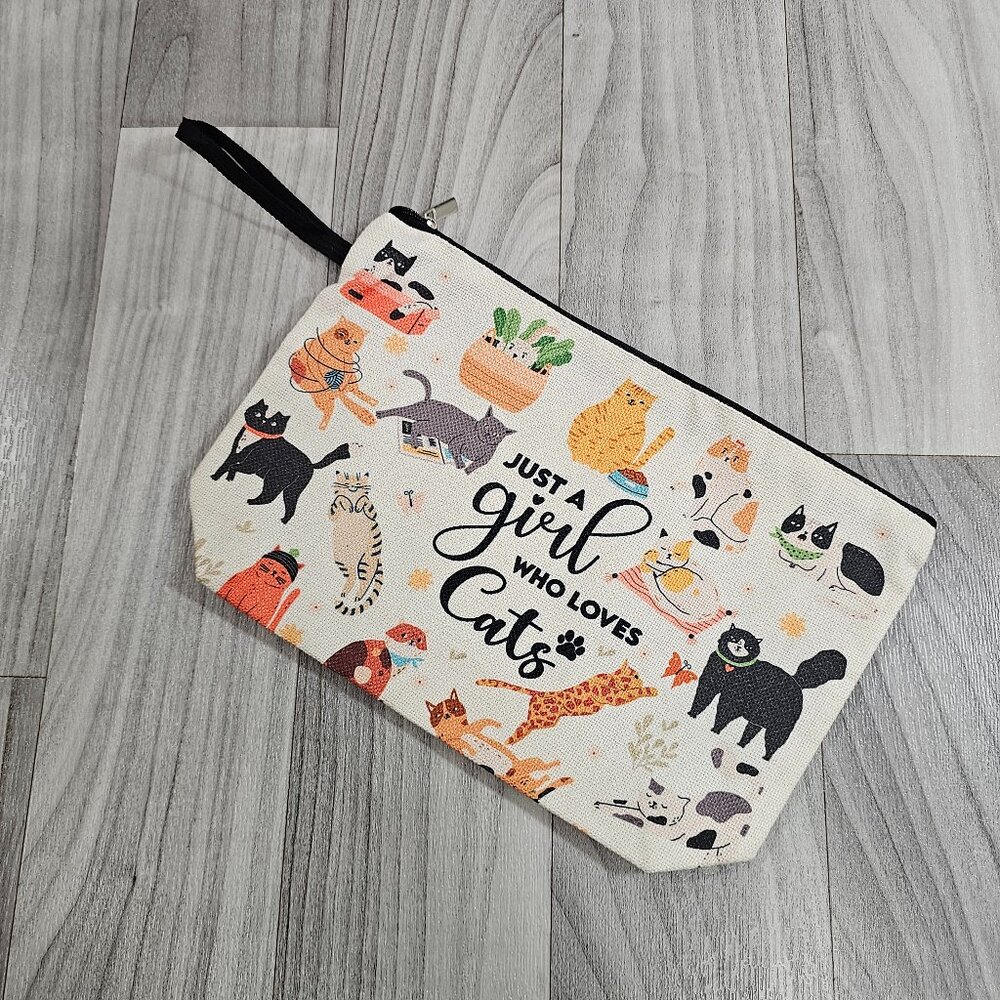 NWOT Cat Pattern Makeup Bag with Zipper